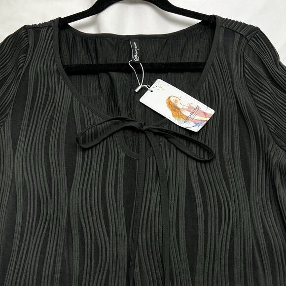 Pretty Garden Maxi Dress Size Large Black V Neck Textured Front Slit NWT - Picture 3 of 9